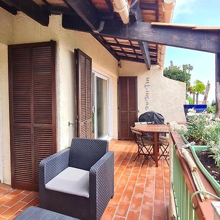 Bel Appartement Renove, Avec Terrasse Et Piscine Ла Кроа Валмер Екстериор снимка