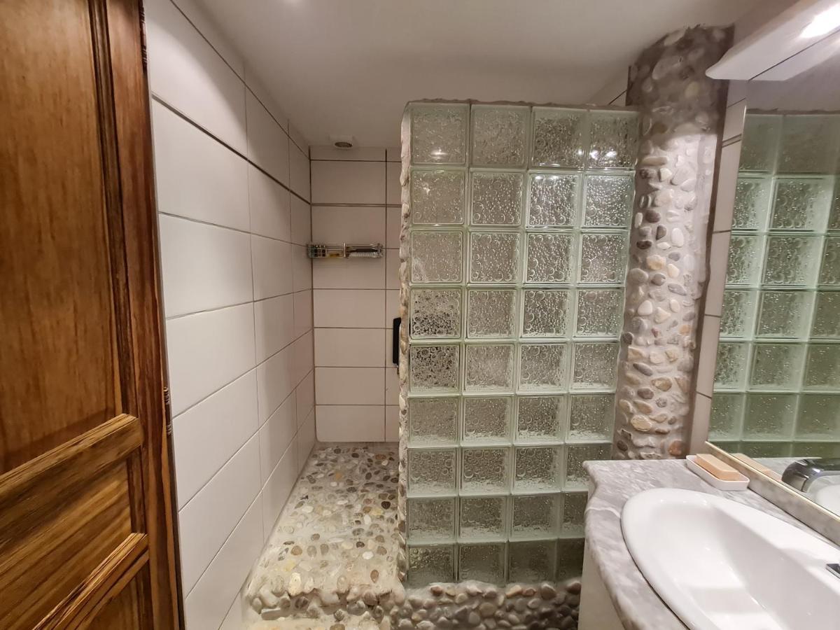 Bel Appartement Renove, Avec Terrasse Et Piscine Ла Кроа Валмер Екстериор снимка