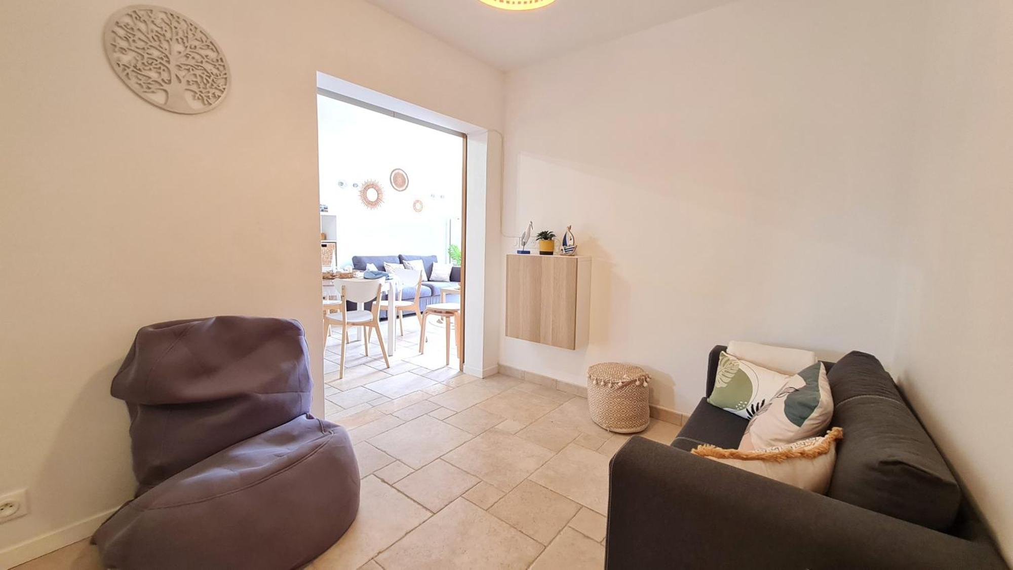 Bel Appartement Renove, Avec Terrasse Et Piscine Ла Кроа Валмер Екстериор снимка