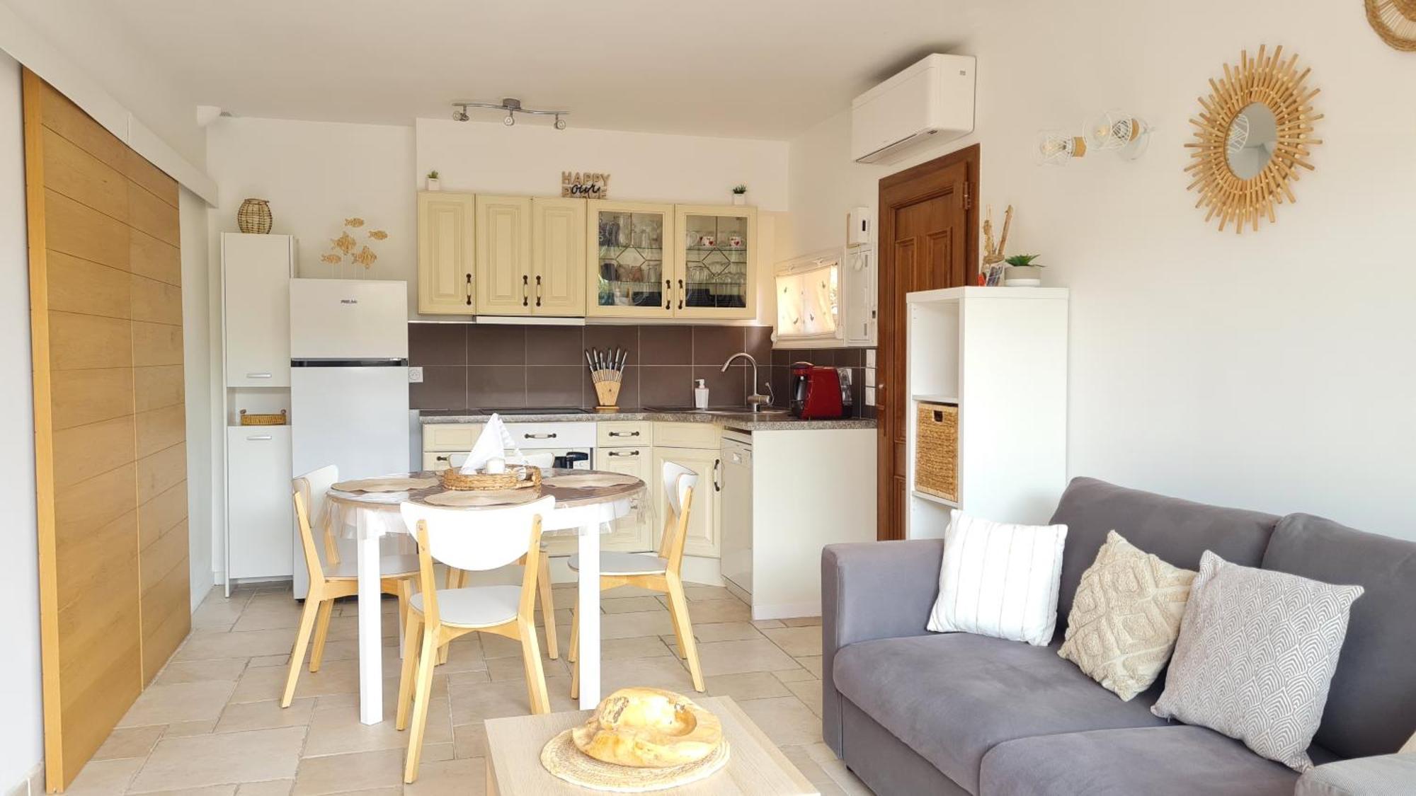 Bel Appartement Renove, Avec Terrasse Et Piscine Ла Кроа Валмер Екстериор снимка